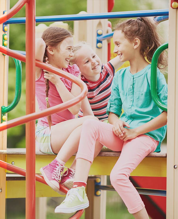 Productos: Pavimentos deportivos. Playgrounds.